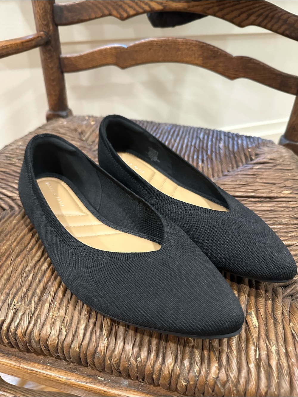 Kelly & Katie Black Pointed Knit Flats